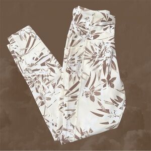 BSP | Neutral Floral Leggings
